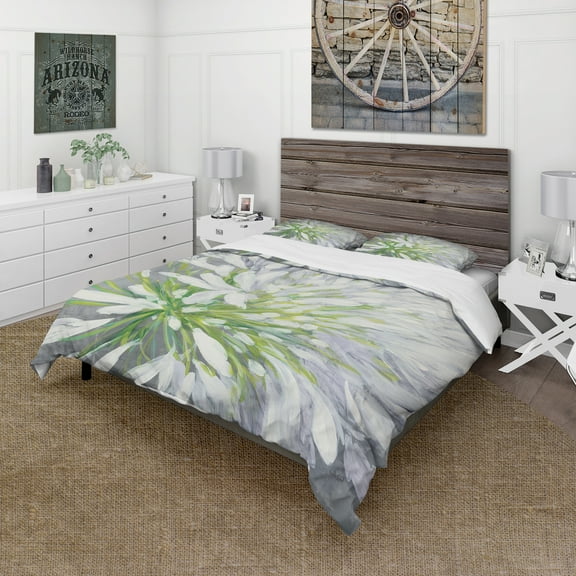 Designart 'Flower Cleome Splash II' Cottage Duvet Cover Set