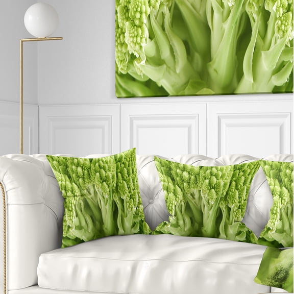 Designart Fresh Green Romanesco Florets - Floral Throw Pillow - 18x18