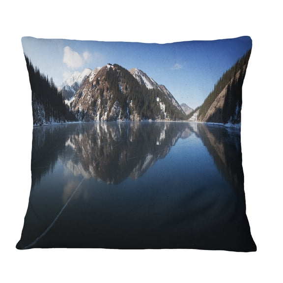 Designart Frozen Mountain Lake Pano - Landscape Printed Throw Pillow - 16x16
