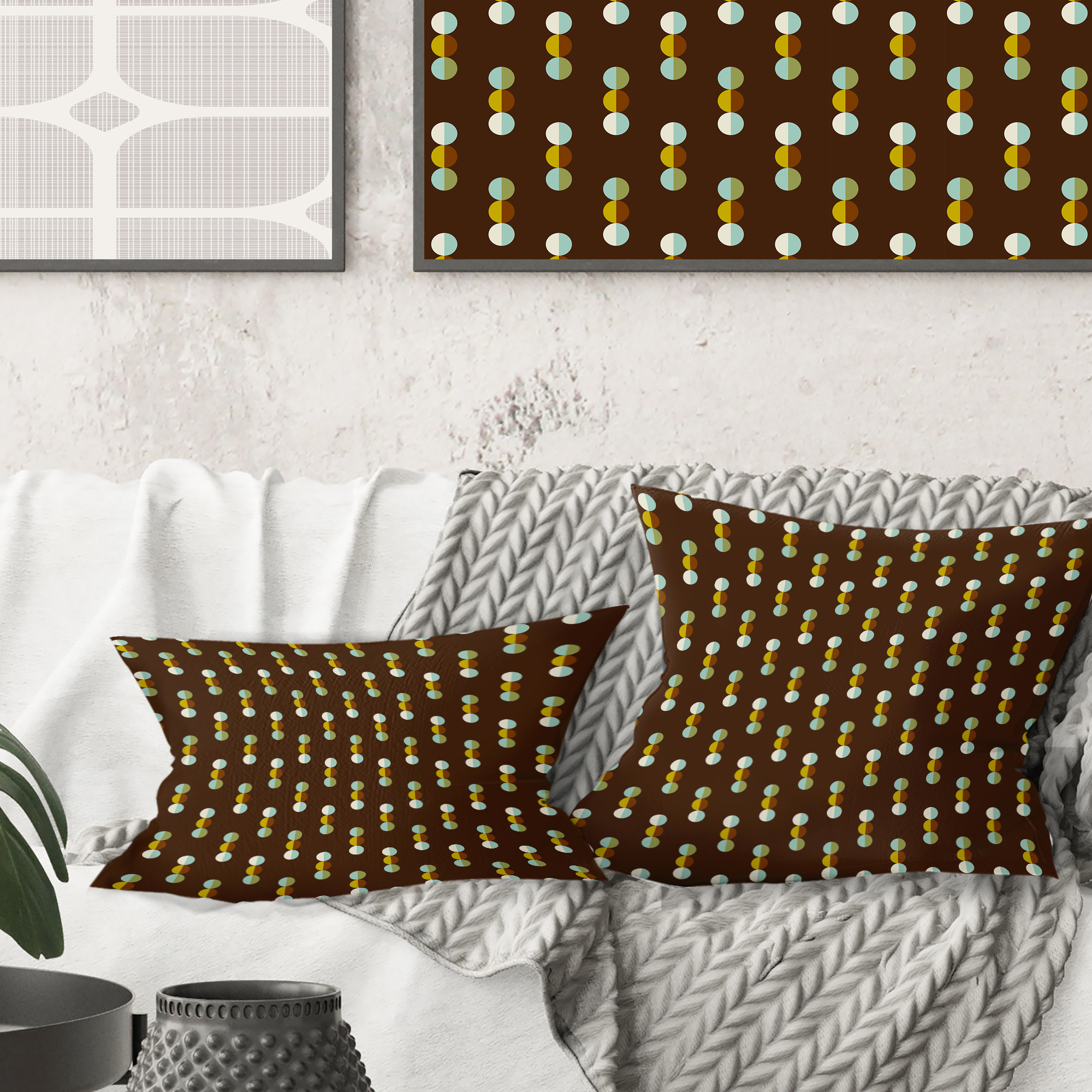 Designart Geometric Mod Dots' Mid-Century Modern Throw Pillow - 18x18