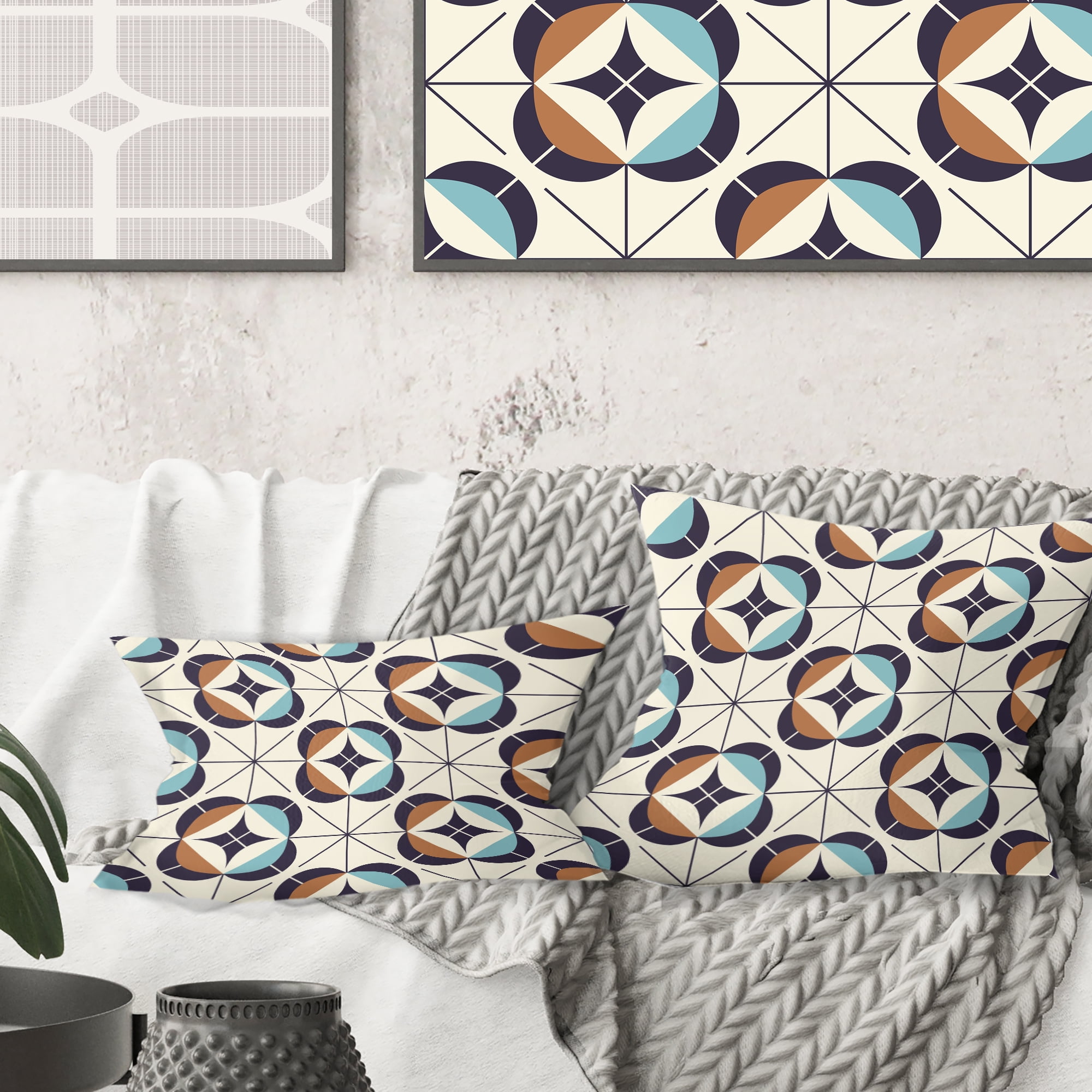 Designart Geometric Retro Design V' Mid-Century Modern Throw Pillow - 18x18