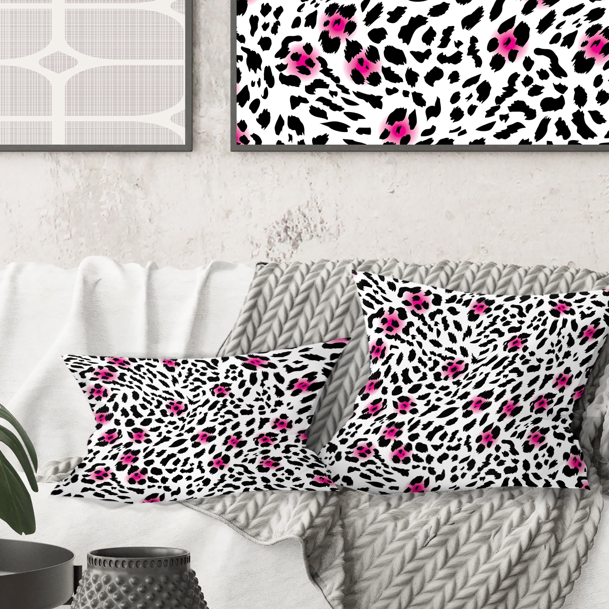 Designart Glam Leopard Pattern' Mid-Century Modern Throw Pillow - 18x18