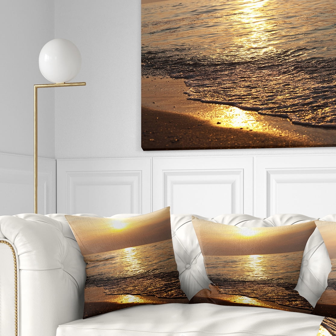 Designart Gloomy Beach and Waters at Sunset - Modern Beach Throw Pillow - 16x16