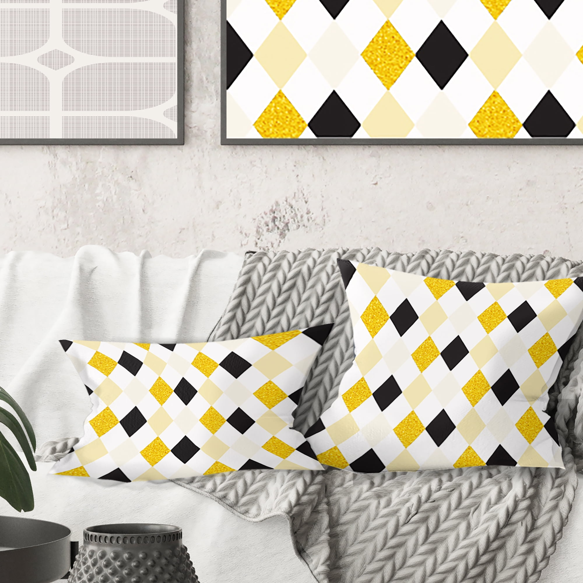 Designart Gold Chic Design II' Mid-Century Modern Throw Pillow - 16x16