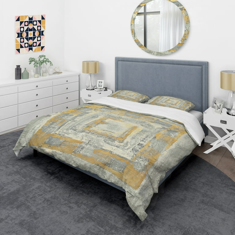 Designart Gold Glam on Grey Tapestry I Glam Duvet Cover Set