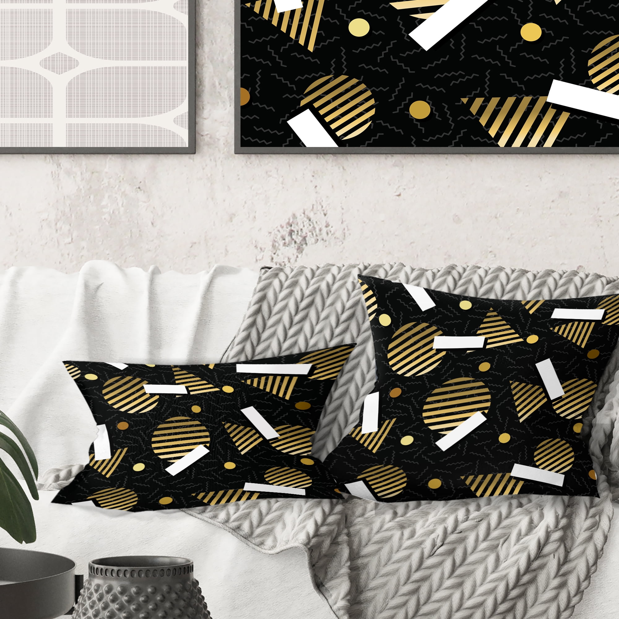 Designart Gold Retro Circular Pattern' Mid-Century Modern Throw Pillow - 16x16