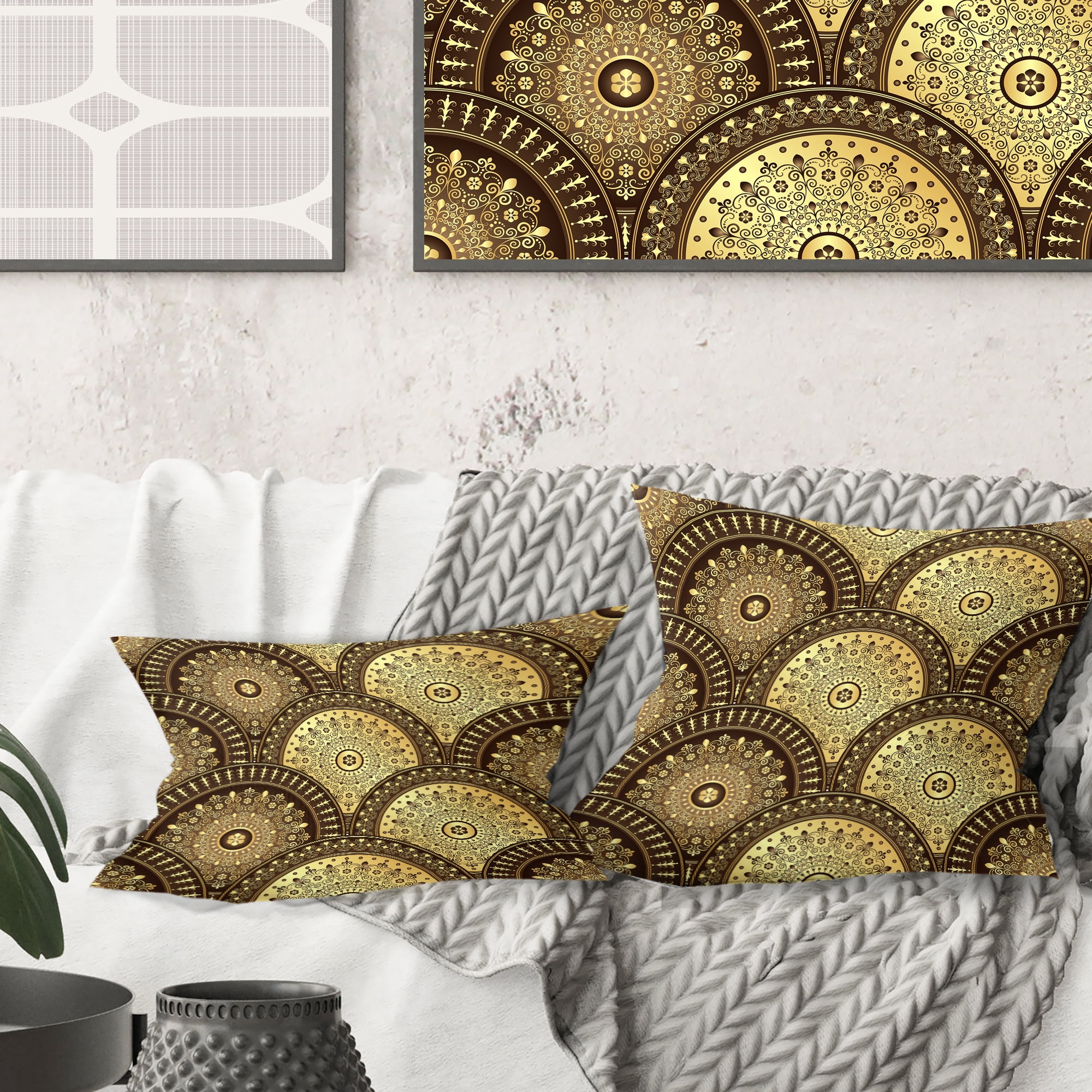 Designart Golden Circular Pattern I' Mid-Century Modern Throw Pillow - 16x16