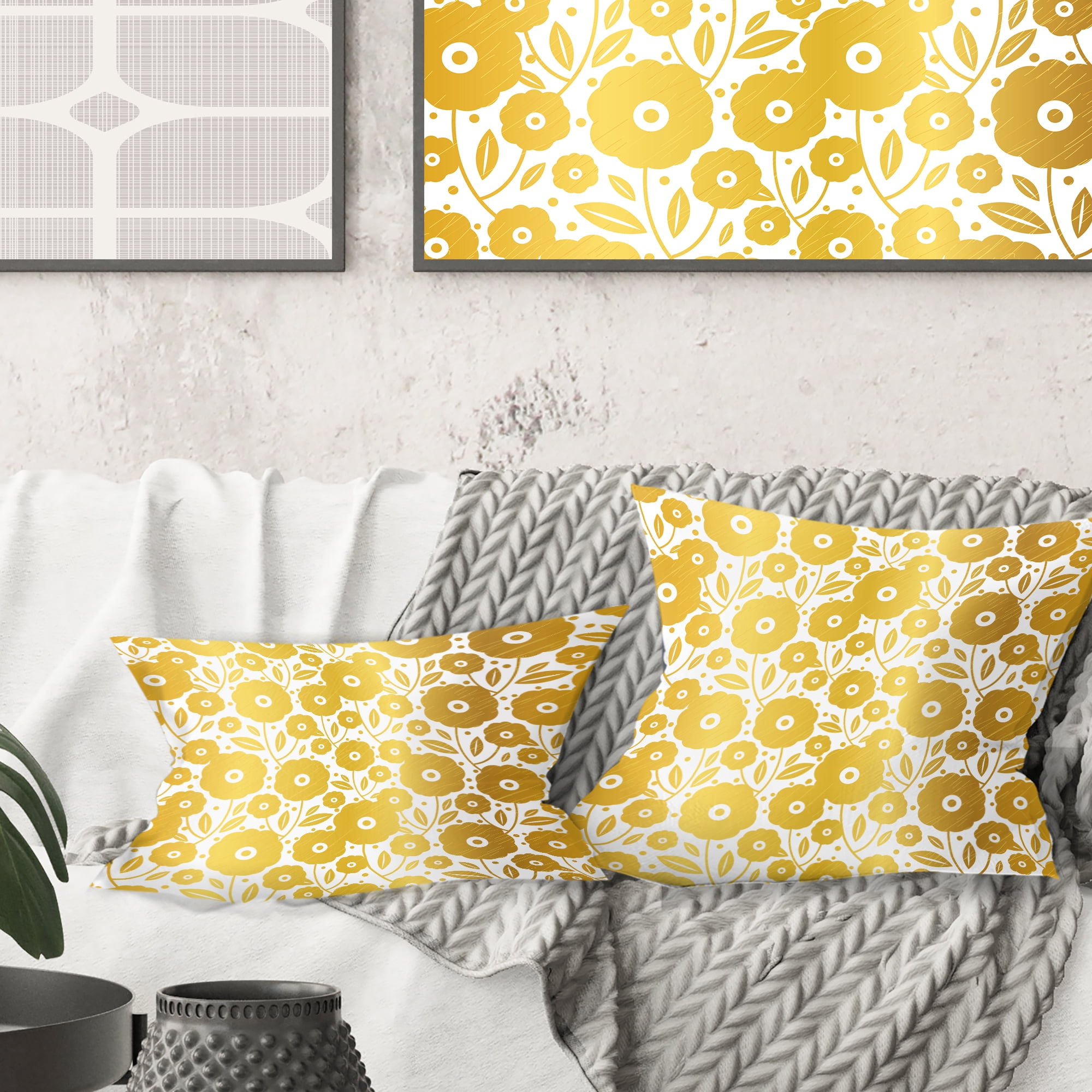 Designart Golden Floral I ' Mid-Century Modern Throw Pillow - 16x16