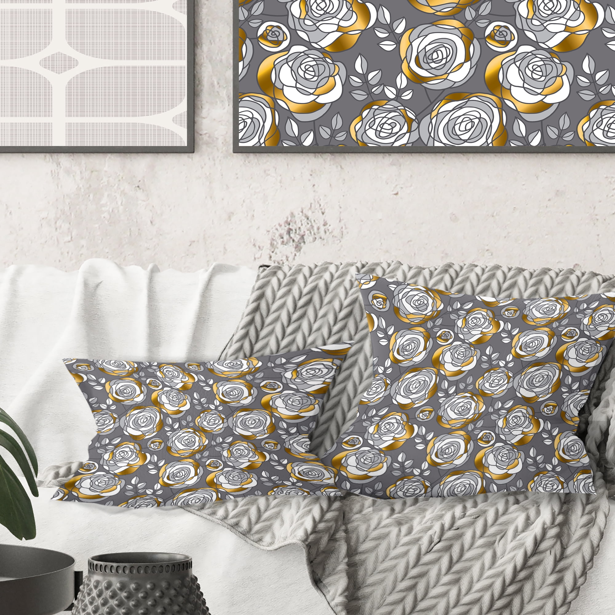 Designart Golden Rose Flowers ' Mid-Century Modern Throw Pillow - 18x18