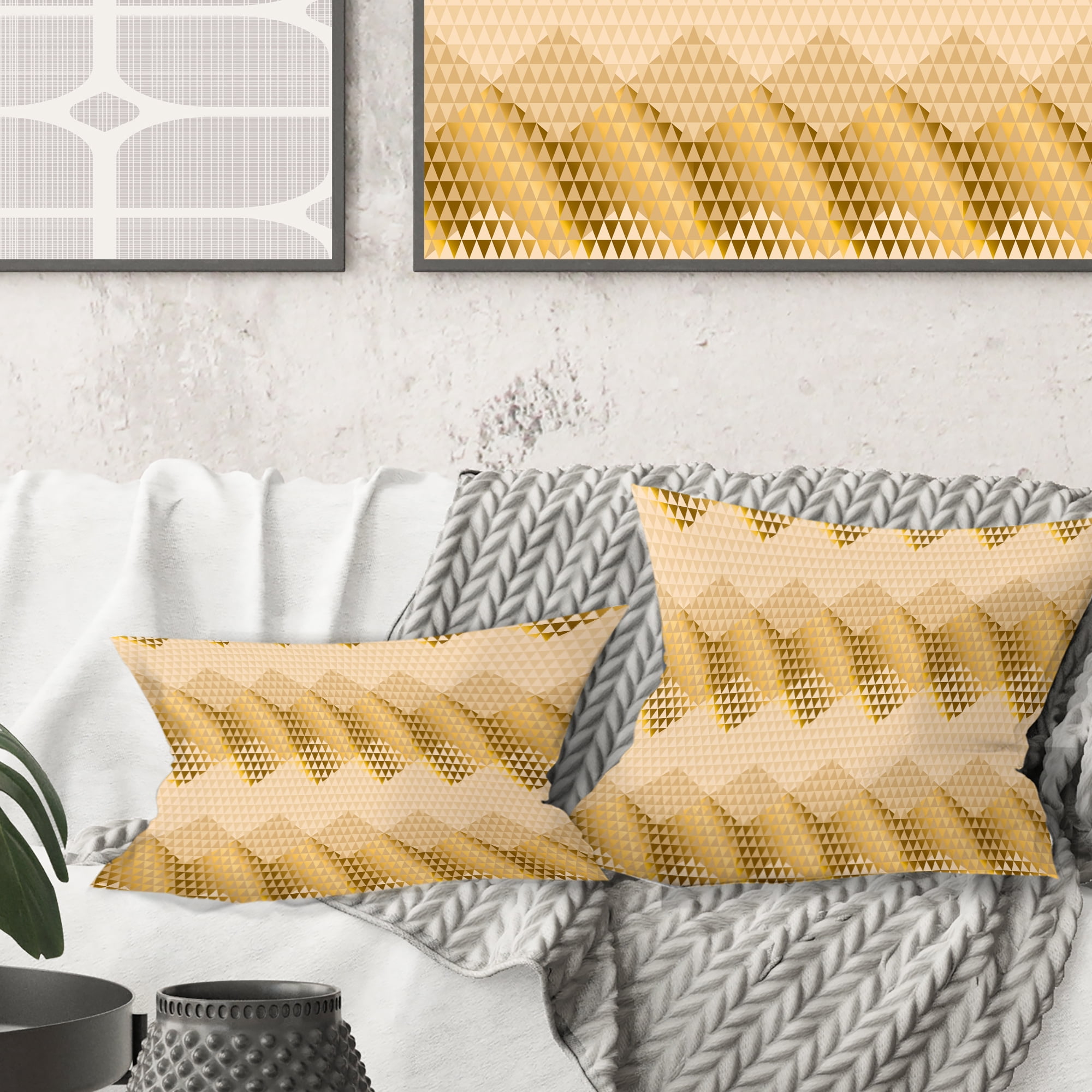 Designart Golden Triangular Wavess I' Mid-Century Modern Throw Pillow - 18x18