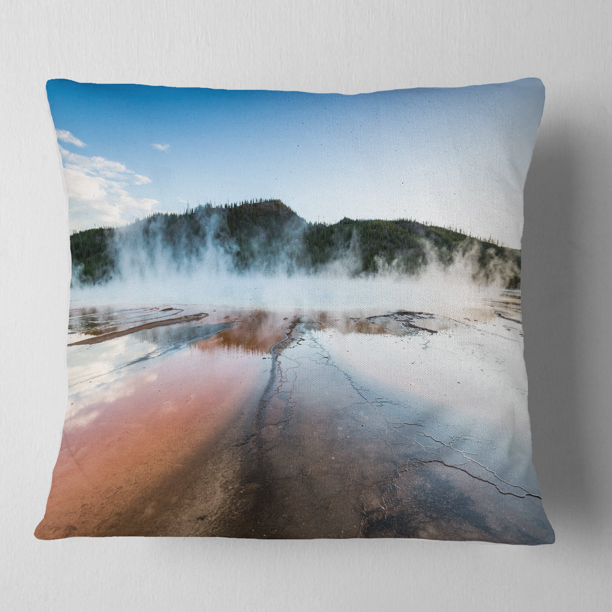 Designart Grand Prismatic Spring at Sunset - Seashore Throw Pillow - 18x18