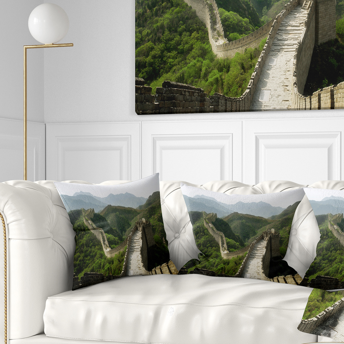 Designart Great Wall of China - Photography Throw Pillow - 18x18