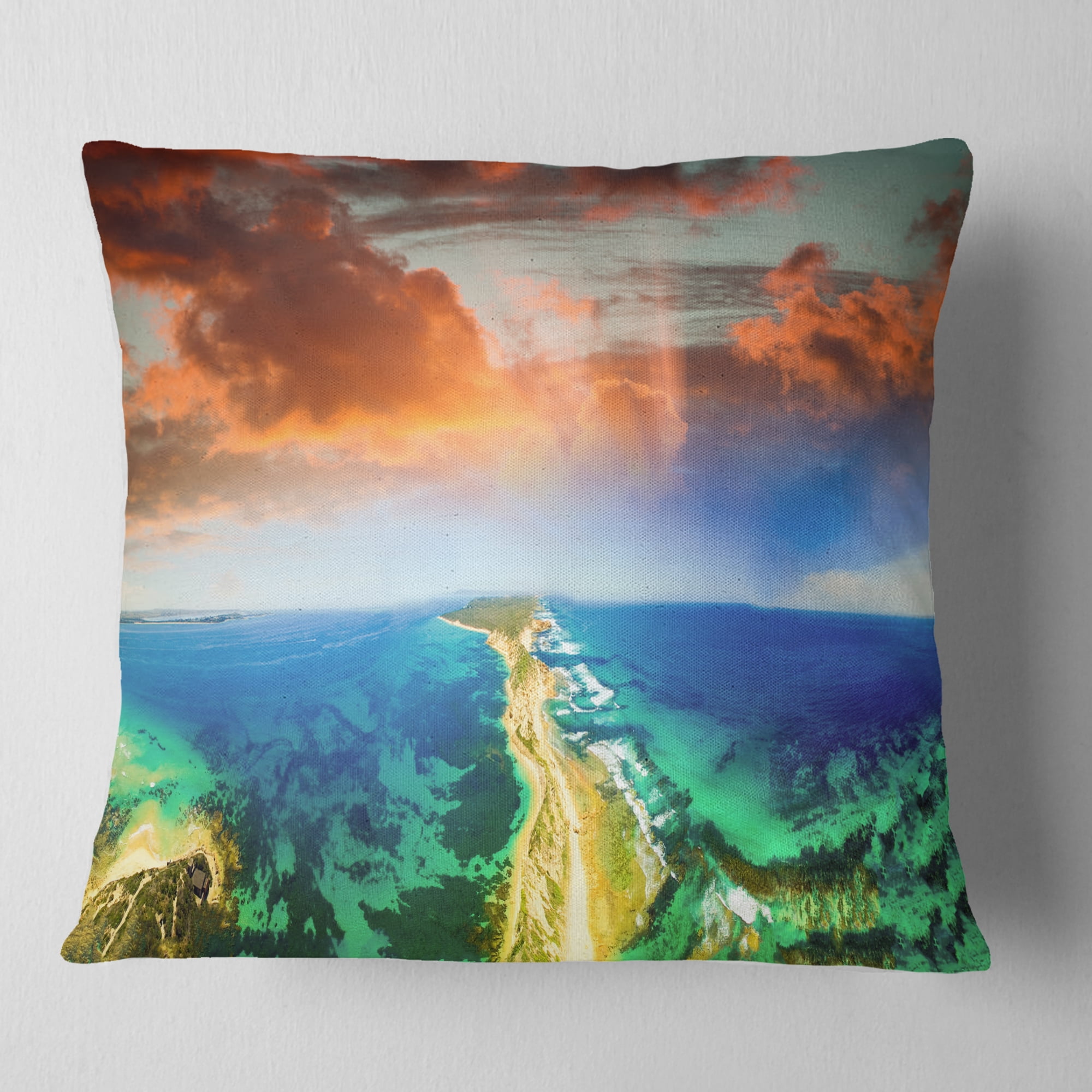 Designart Green Fort Nepean Road from Helicopter - Landscape Printed Throw Pillow - 16x16