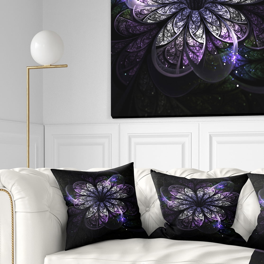 Designart Green Fractal Flower in Dark - Floral Throw Pillow - 16x16