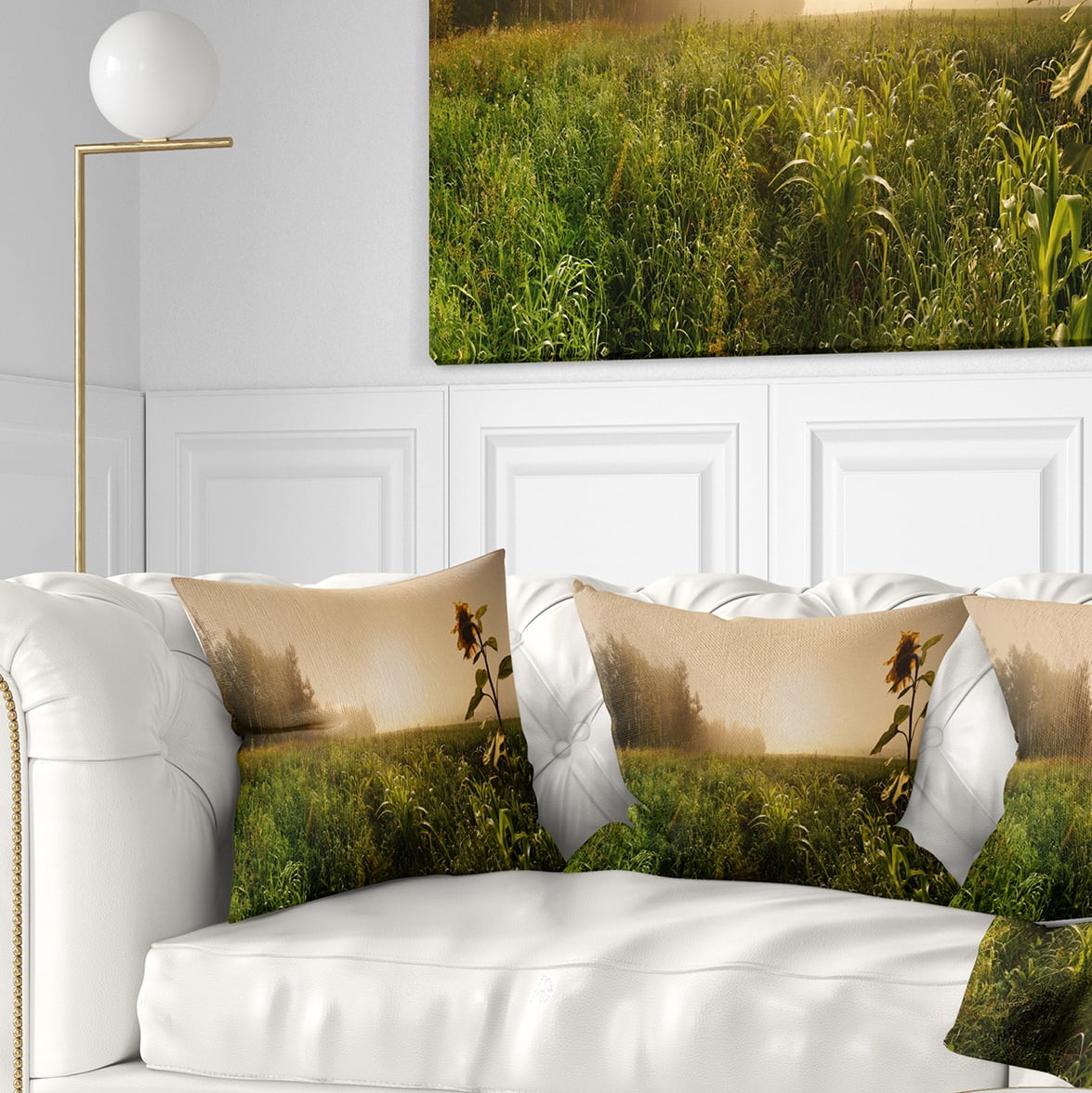 Designart Green Panoramic Landscape - Photography Throw Pillow - 18x18