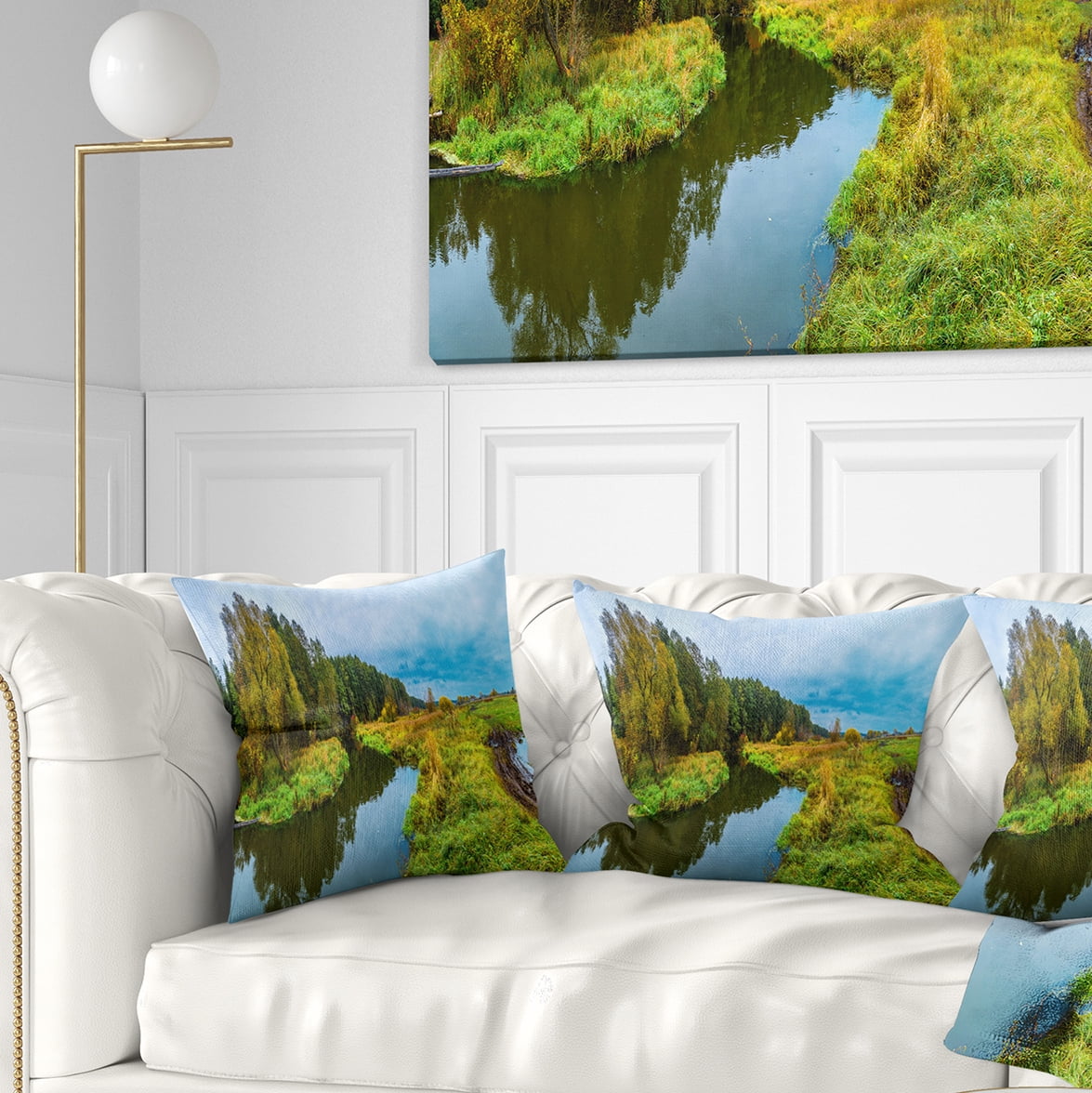 Designart Green Park by the Lake - Landscape Photography Throw Pillow - 16x16
