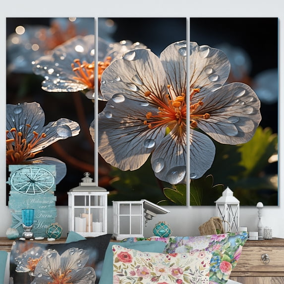 Designart "Grey Geraniums landscape II" Floral Metal Wall Décor Set