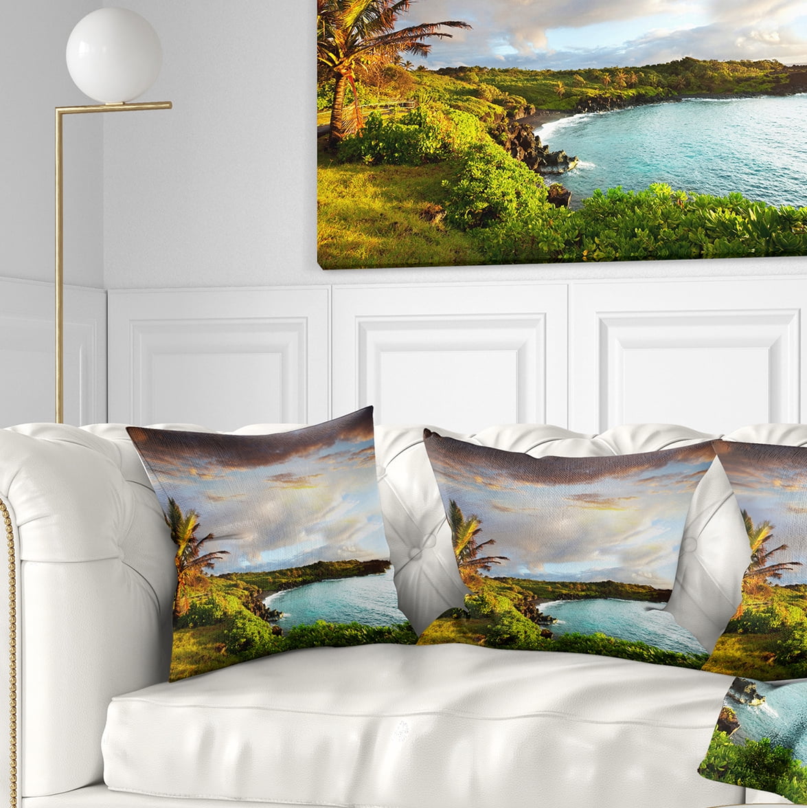 Designart Hawaii Oahu Island - Photography Throw Pillow - 18x18