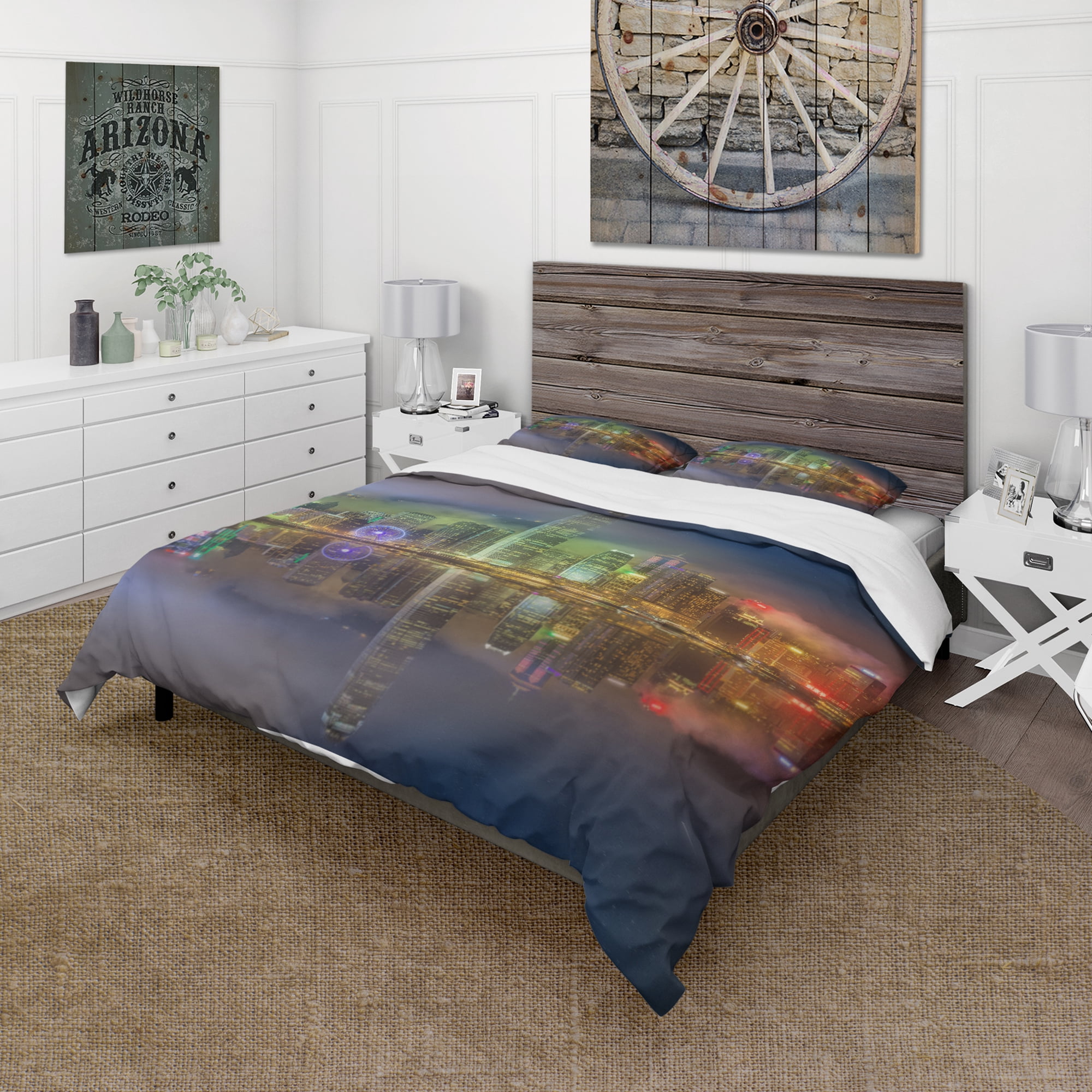 Designart 'Hong Kong Panoramic View' Modern & Contemporary Duvet Cover Set