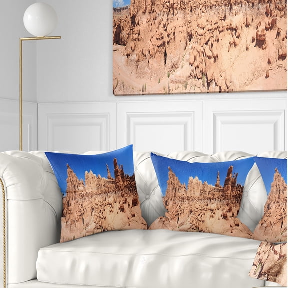 Designart Hoodoo Rock Pinnacles in Goblin Valley - Landscape Printed Throw Pillow - 16x16