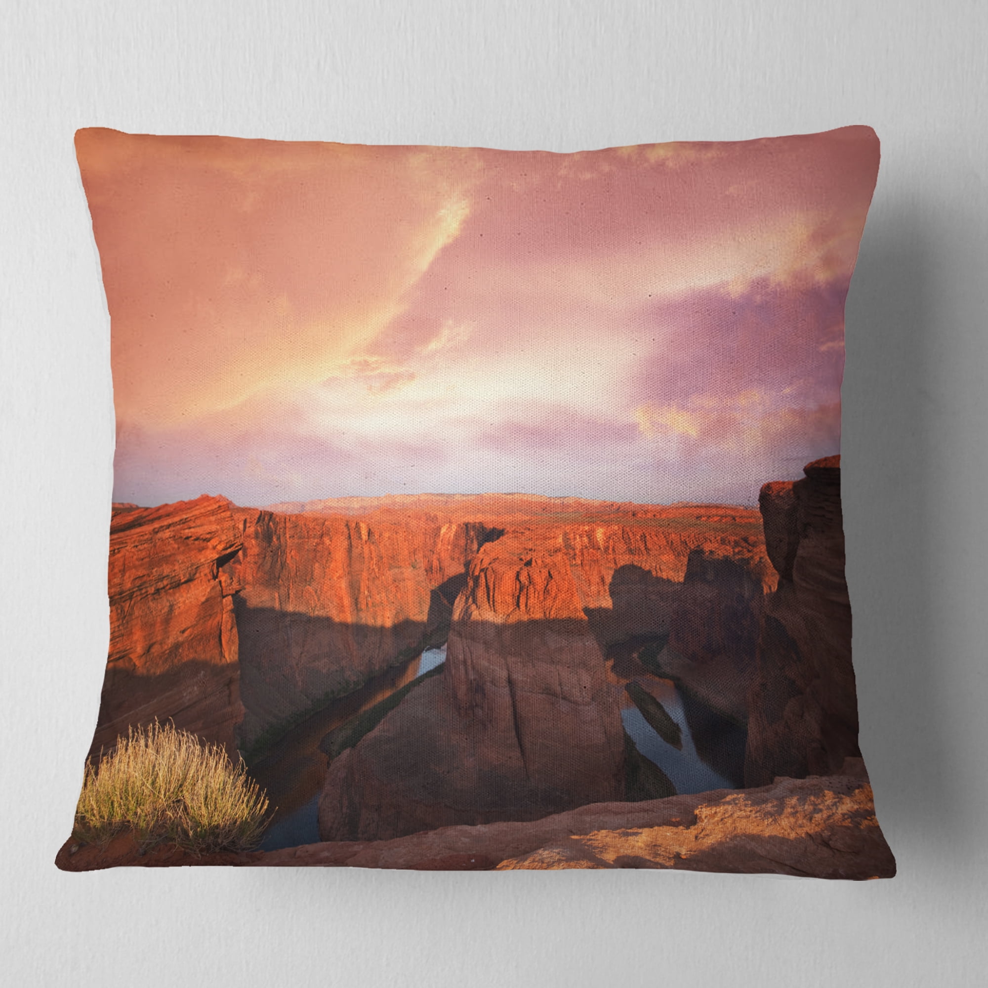 Designart Horse Shoe Bend under Cloudy Sky - Landscape Printed Throw Pillow - 18x18