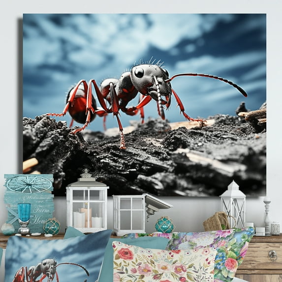 Designart "Industrious Ant I" Animals Metal Art Living Room