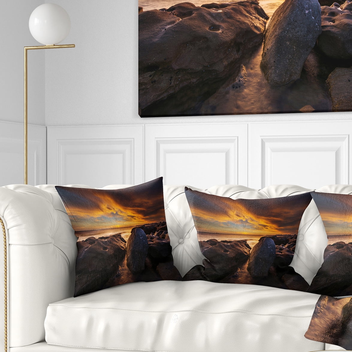 Designart La Perhouse Beach Sydney - Seascape Throw Pillow - 18x18