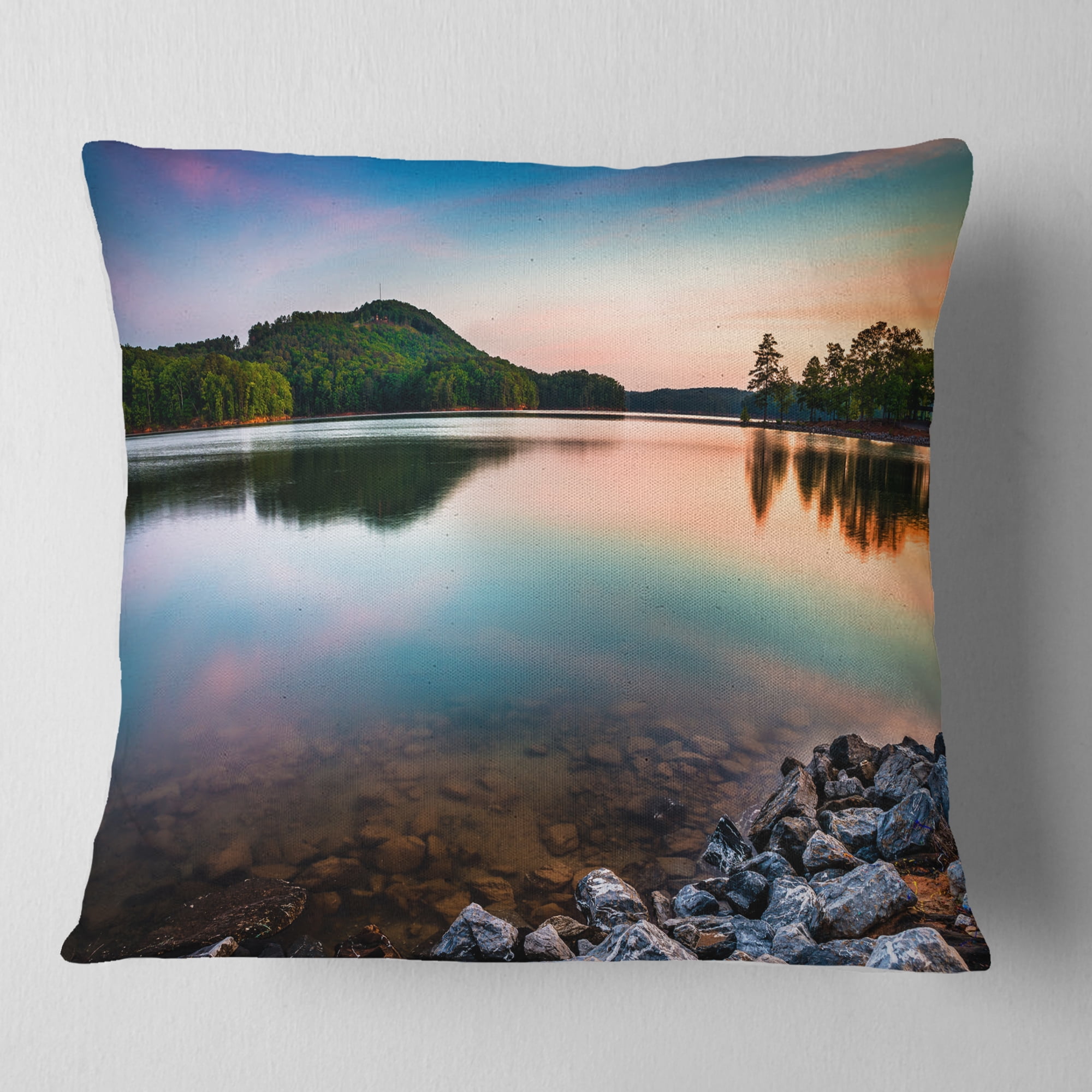 Designart Lake Allatoona at Red Top Mountain - Seashore Throw Pillow - 16x16