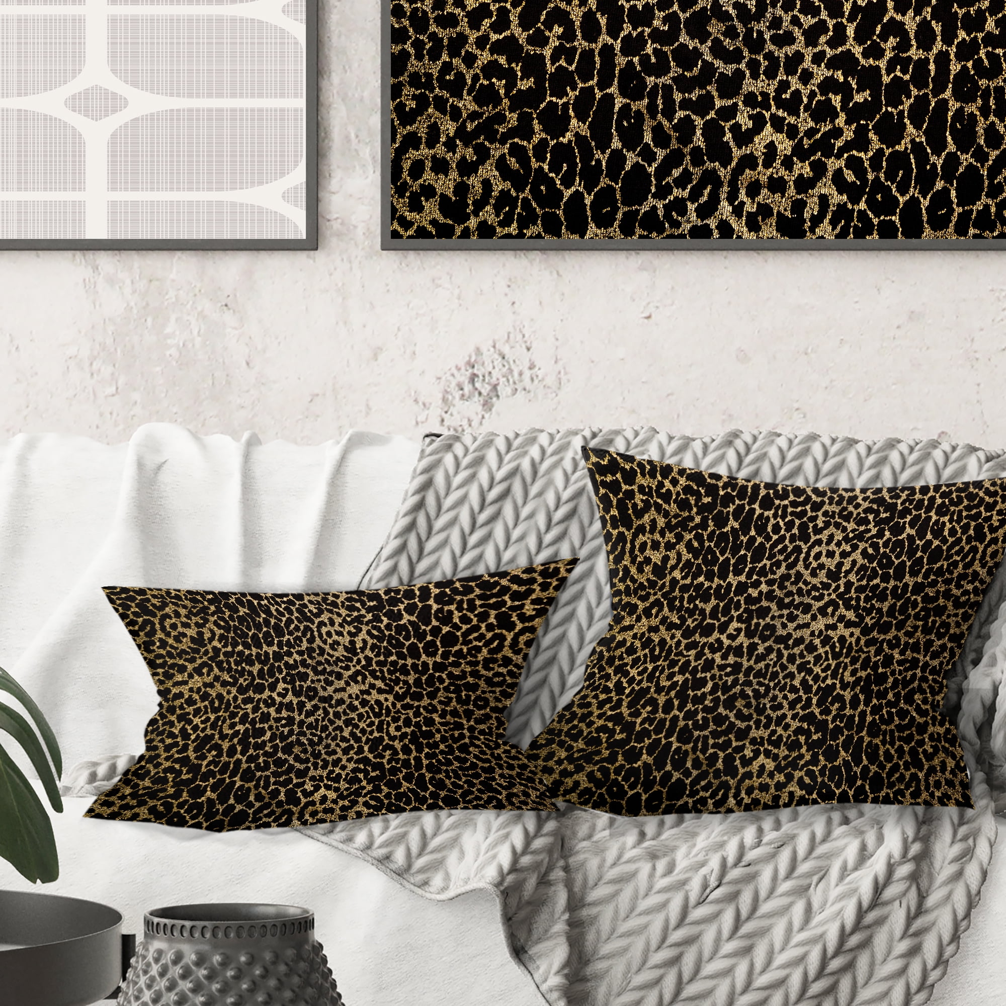 Designart Leopard Fur Safari V' Mid-Century Modern Throw Pillow - 16x16