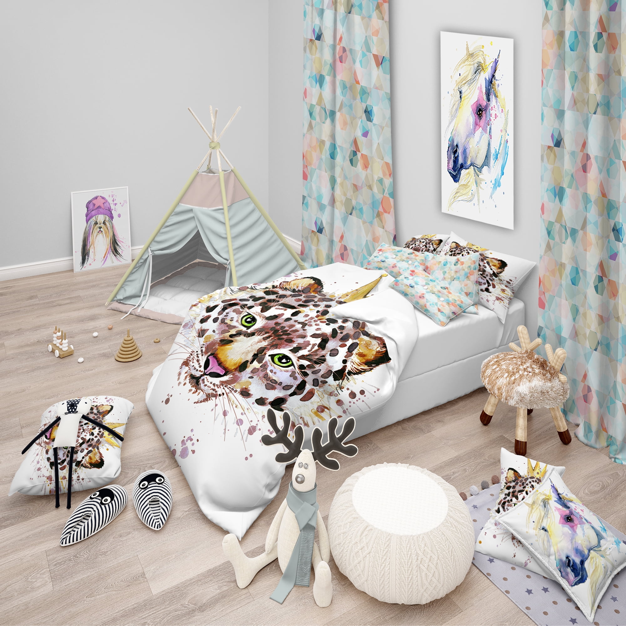 Designart 'Leopard Head with Golden Crown' Tropical Duvet Cover Set
