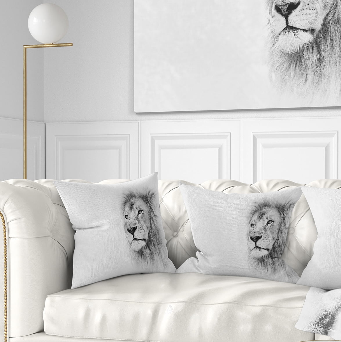 Designart Lion Face on Card Banner - Animal Throw Pillow - 18x18