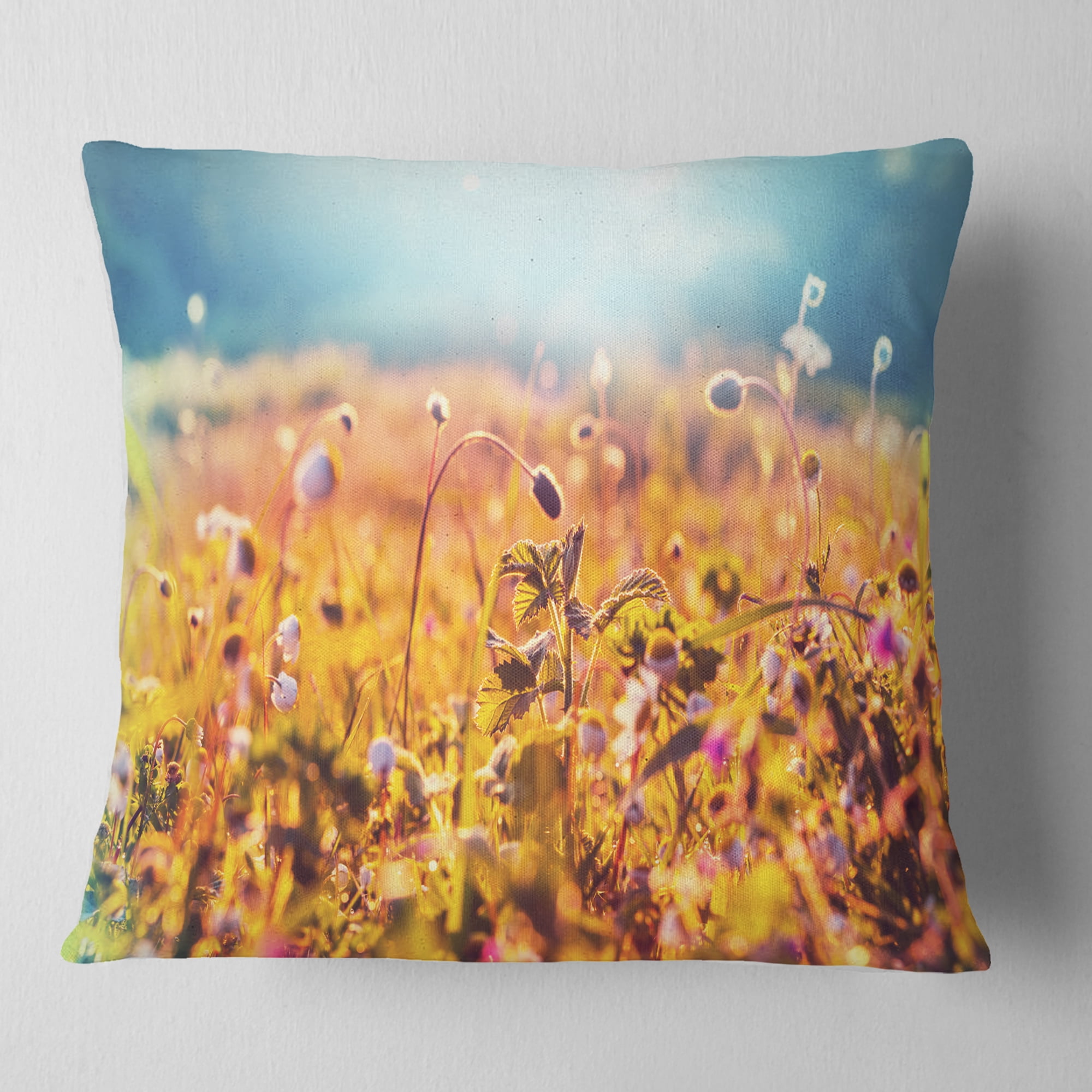 Designart Little Mountain Flowers on Sunny Day - Flower Throw Pillow - 18x18