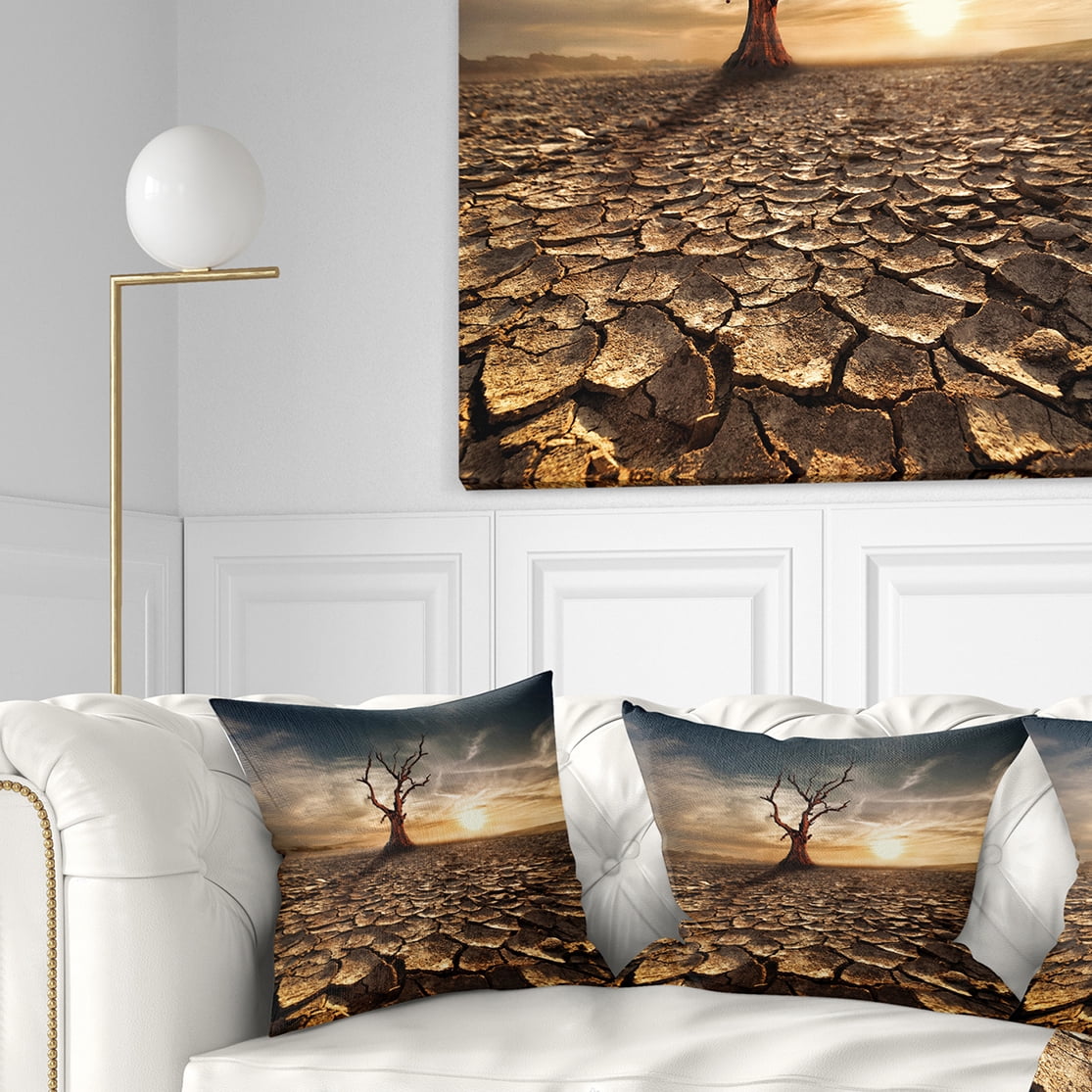 Designart Lonely Dead Tree in Cracked Land - Landscape Printed Throw Pillow - 18x18