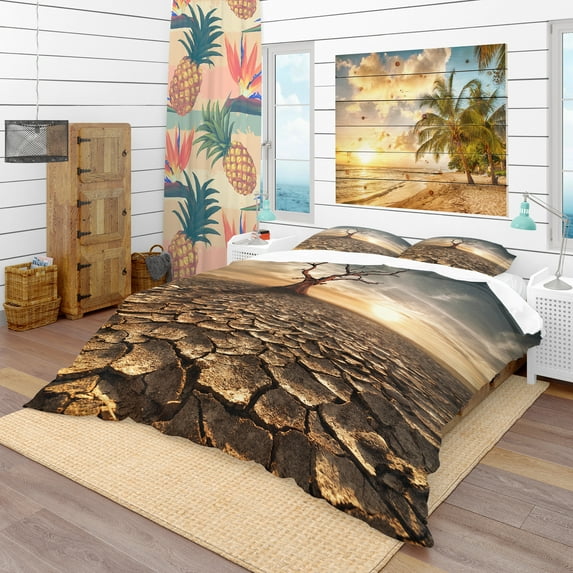 Designart 'Lonely Dead Tree in Cracked Land' Modern & Contemporary Duvet Cover Set
