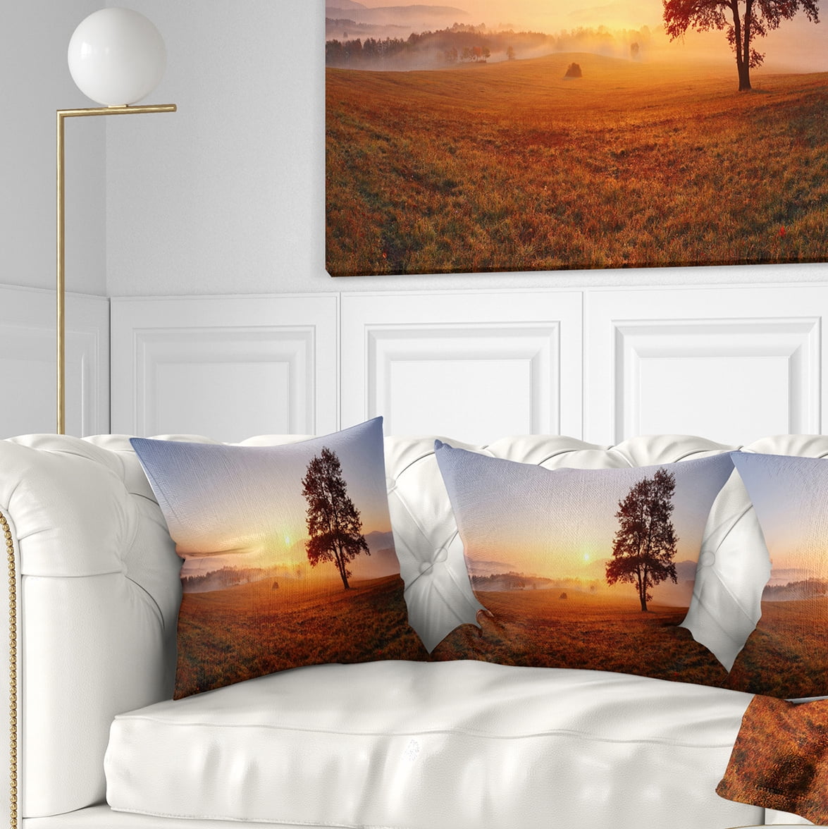 Designart Lonely Tree at Sunset - Landscape Photography Throw Pillow - 18x18