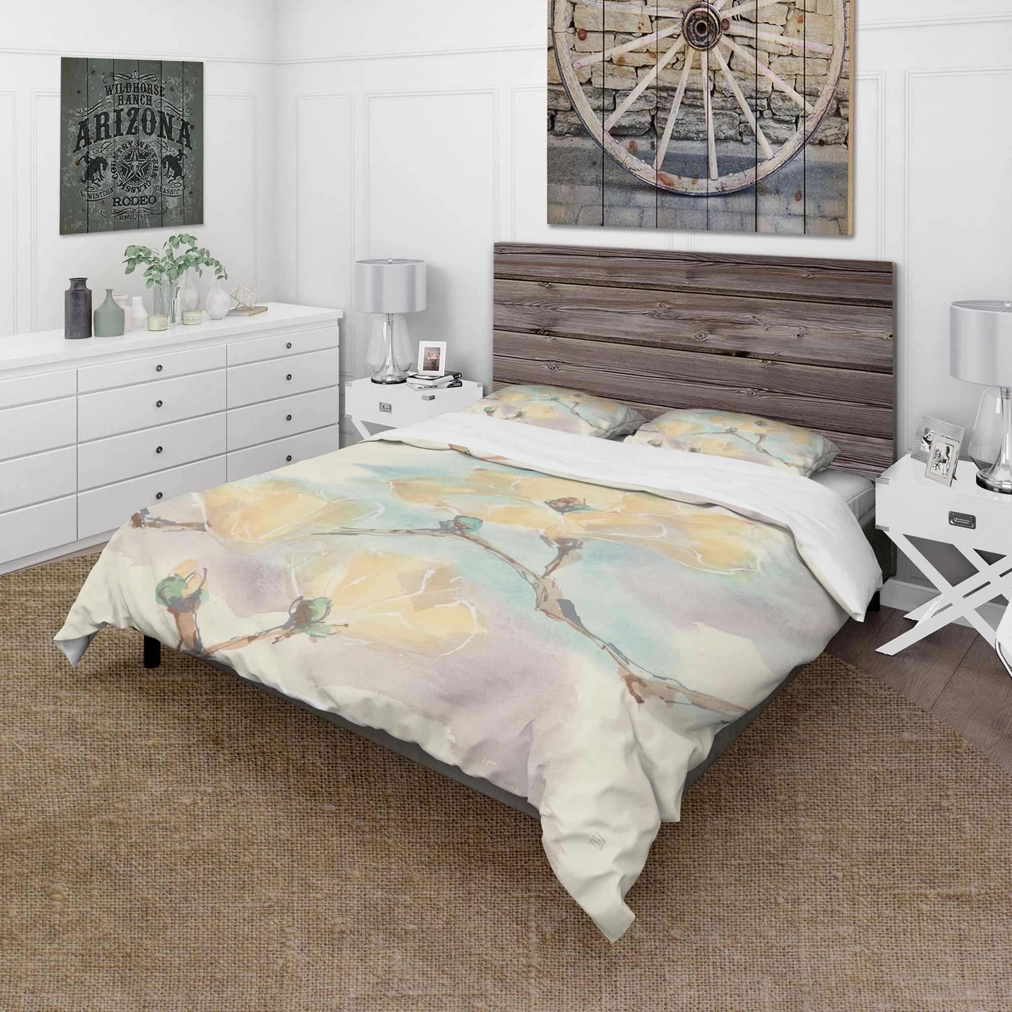 Designart 'Magnolias in White I' Traditional Duvet Cover Set