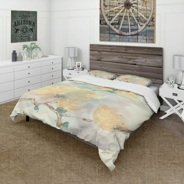 Designart 'Magnolias in White II' Traditional Duvet Cover Set