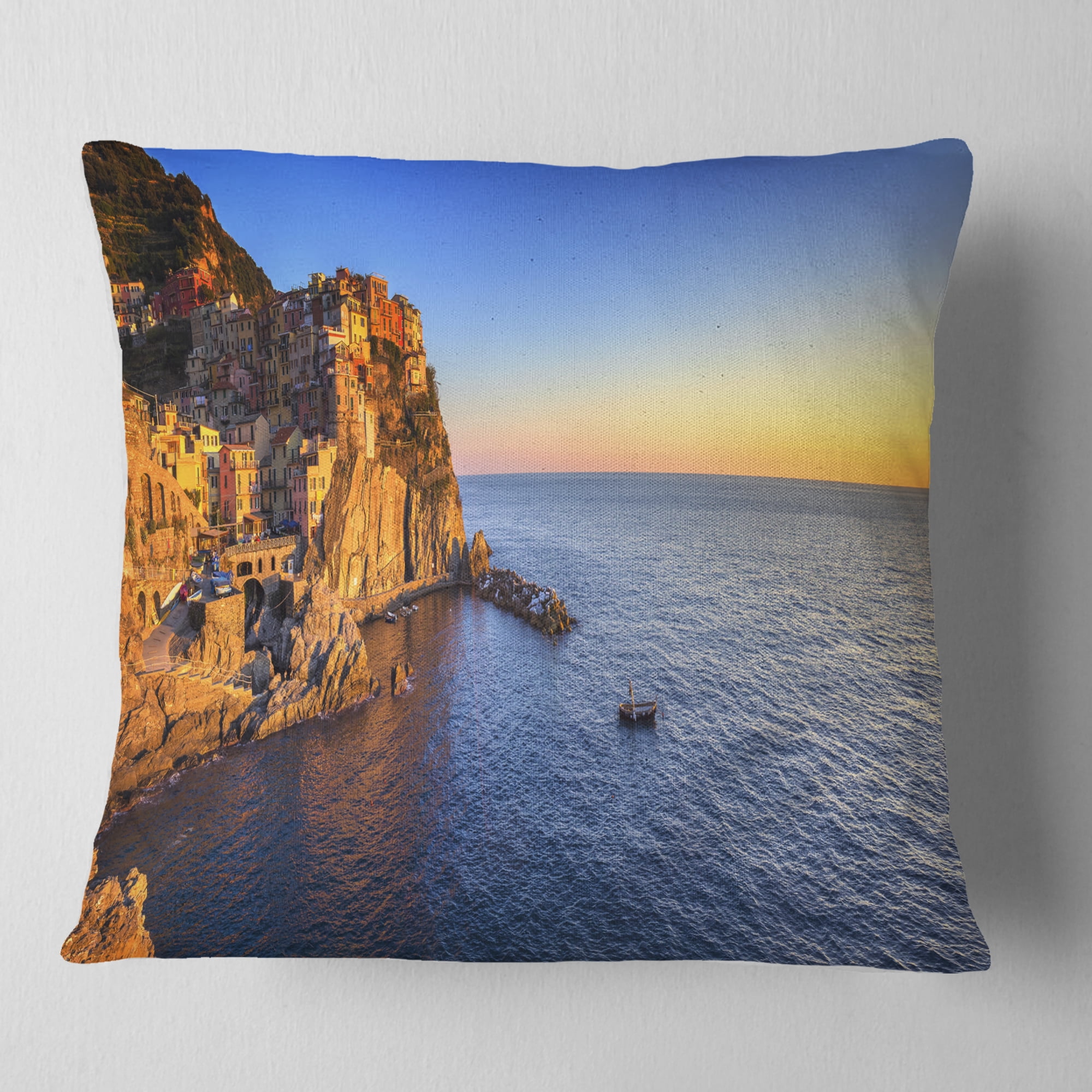 Designart Manarola Village Beach Panorama - Landscape Wall Throw Pillow - 18x18