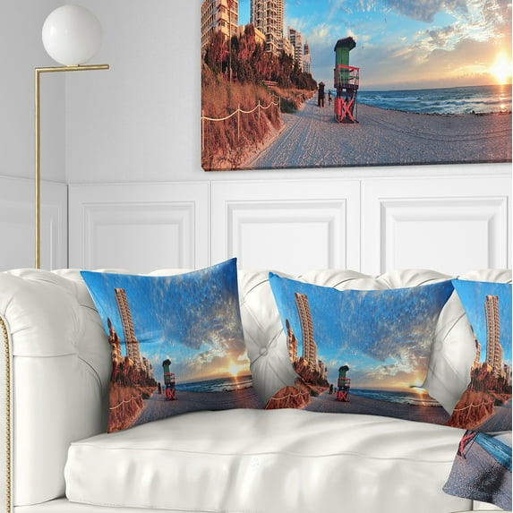 Designart Miami South Beach - Photography Throw Pillow - 16x16