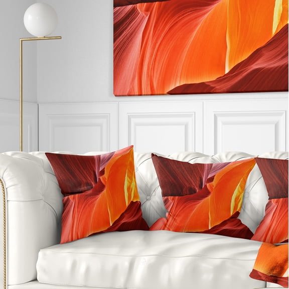 Designart Midday in Antelope Canyon - Landscape Photo Throw Pillow - 18x18