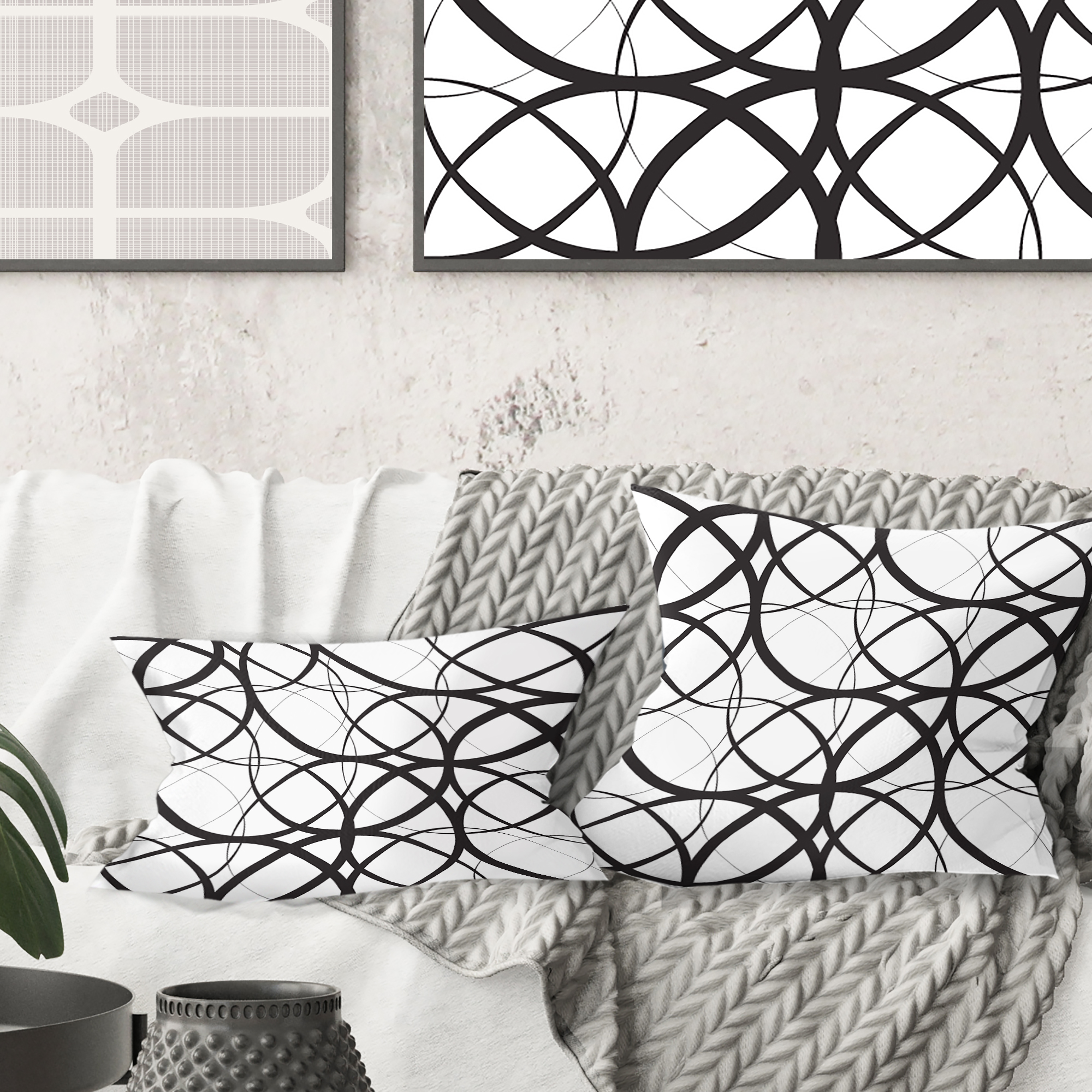 Designart Monochrome Geometric Pattern' Mid-Century Modern Throw Pillow - 18x18