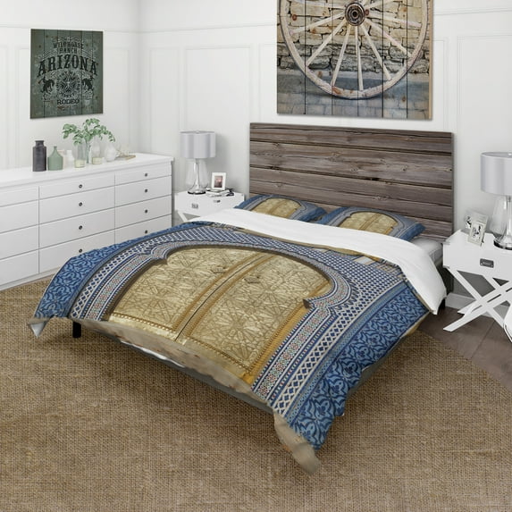 Designart 'Morroco Palace Golden Doors' Vintage Duvet Cover Set