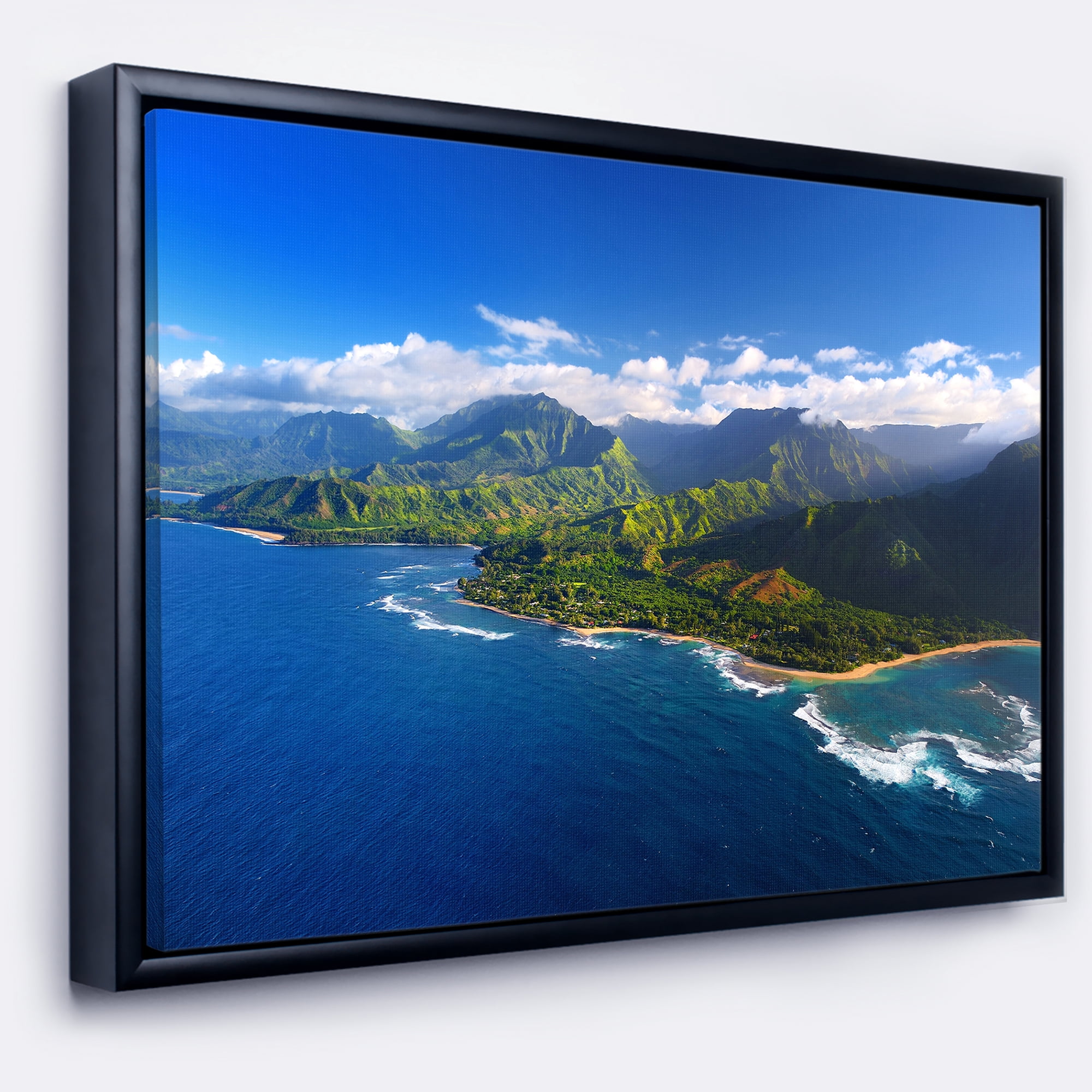 Designart ' Na Pali Coast Wide View ' Beach Photography Framed Canvas Print