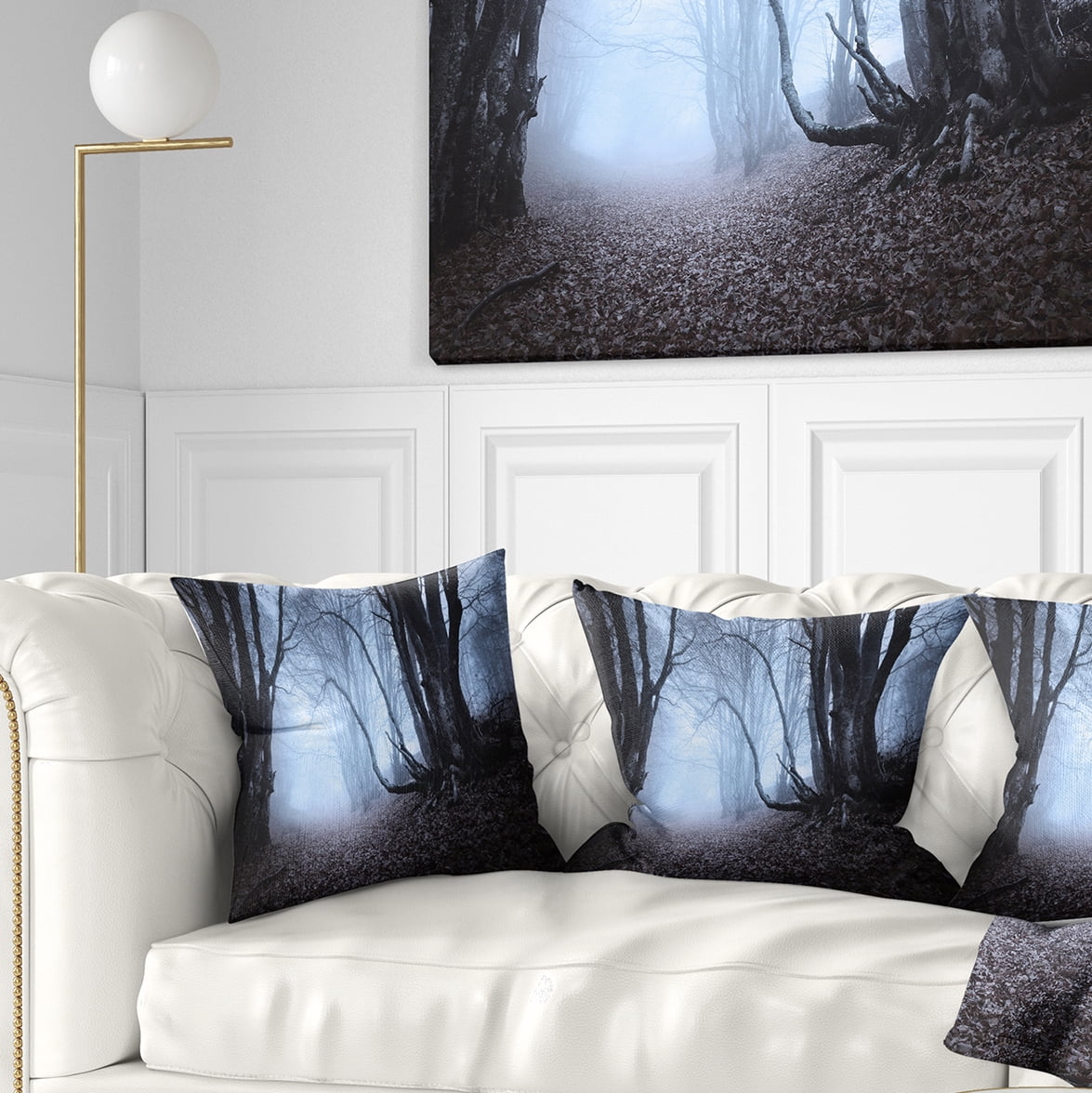 Designart Natural Landscape in Autumn - Landscape Photography Throw Pillow - 18x18