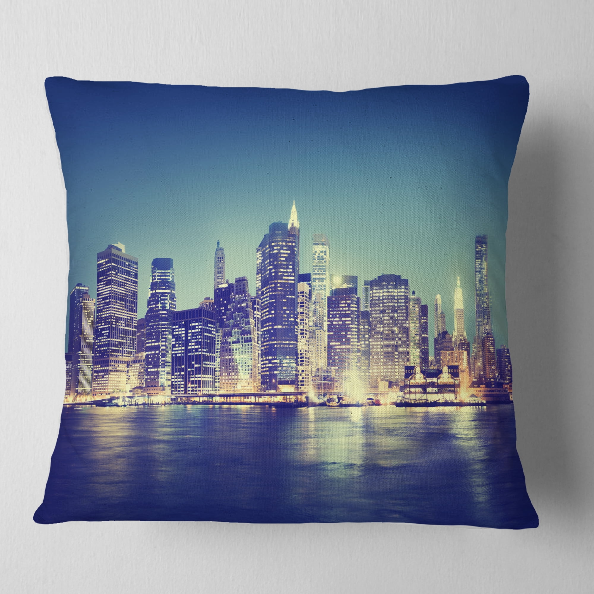 Designart New York City Evening Panorama - Throw Pillow - 18x18