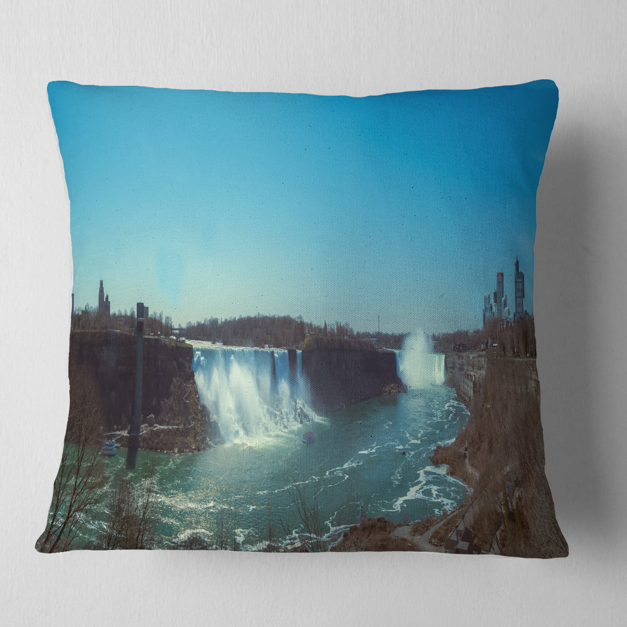 Designart Niagara Falls Viewed from Canada - Seascape Throw Pillow - 18x18