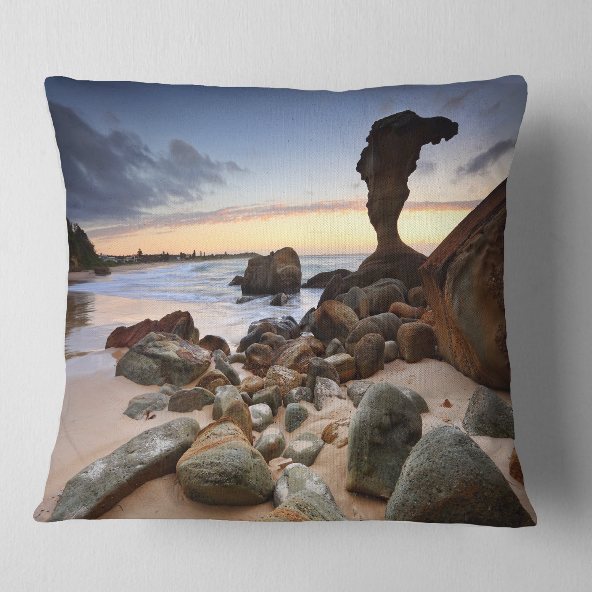 Designart Noraville Central Coast Australia - Modern Seashore Throw Pillow - 16x16