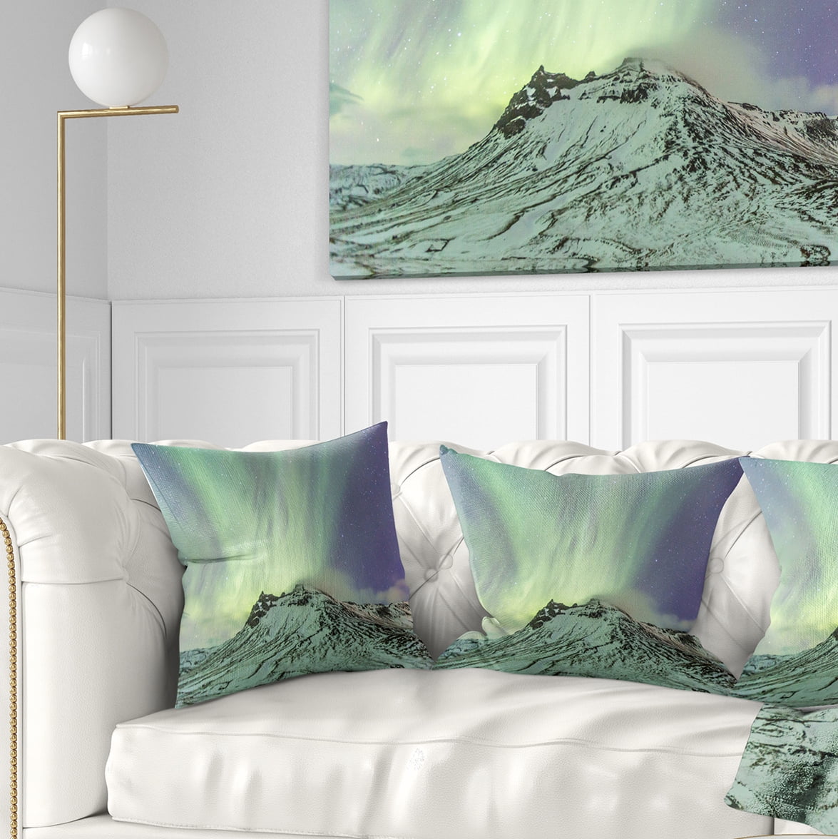 Designart Northern Light in Iceland - Landscape Photo Throw Pillow - 16x16