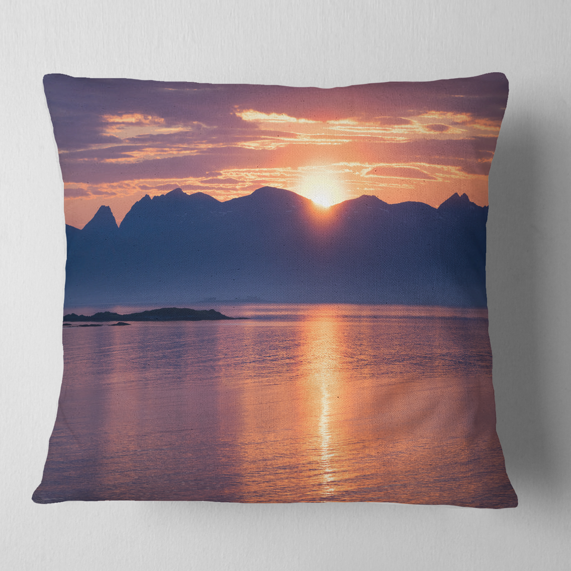 Designart Norwegian Seashore at Sunset - Modern Seascape Throw Pillow - 16x16