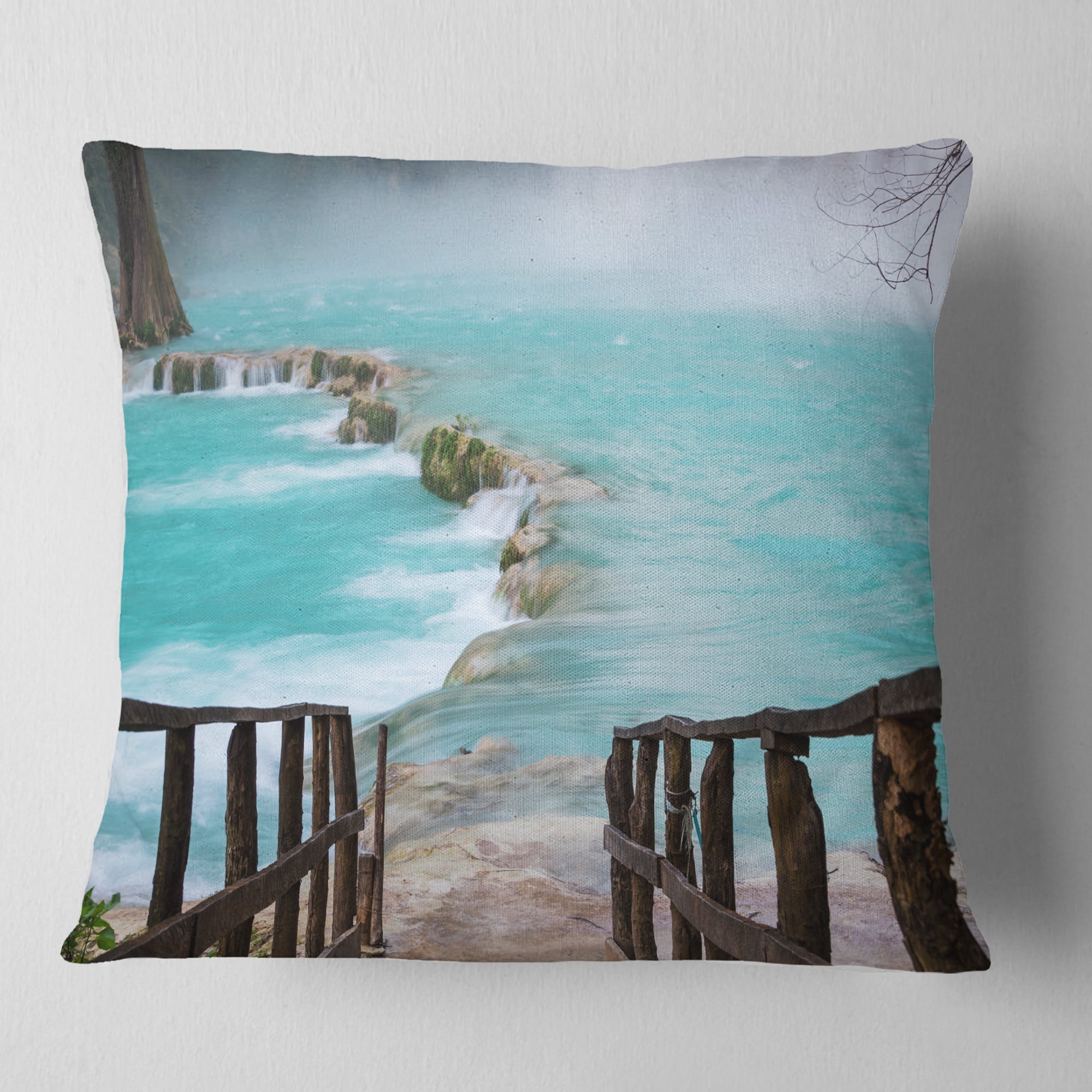 Designart Old Bridge into Mexico Waterfall - Seashore Throw Pillow - 18x18